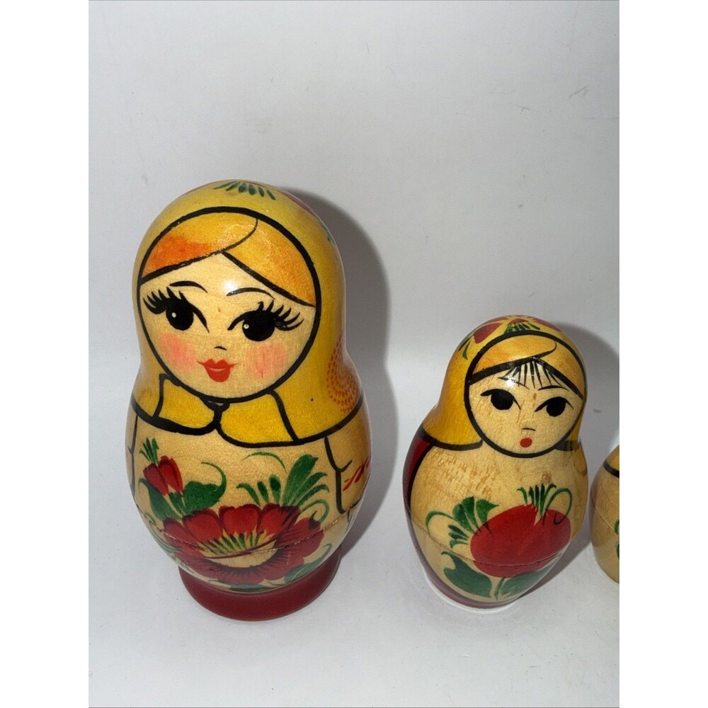 Vintage Nesting Dolls - 5 Pieces - Picture 2 of 7